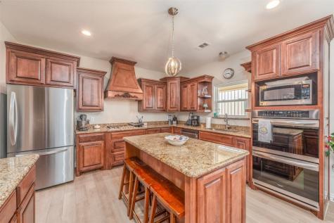 100 Summit Drive Springtown TX 76082