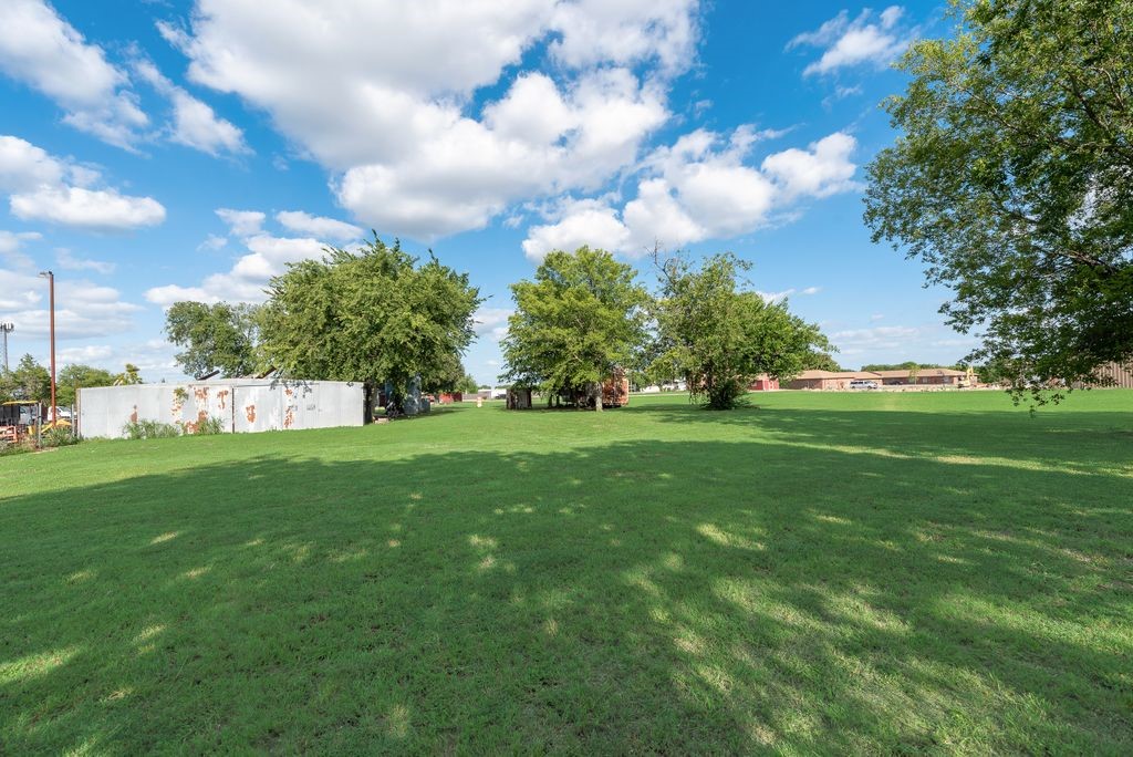 1321 Meadow Street Desoto TX 75115