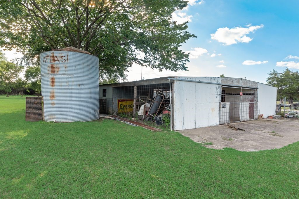 1321 Meadow Street Desoto TX 75115