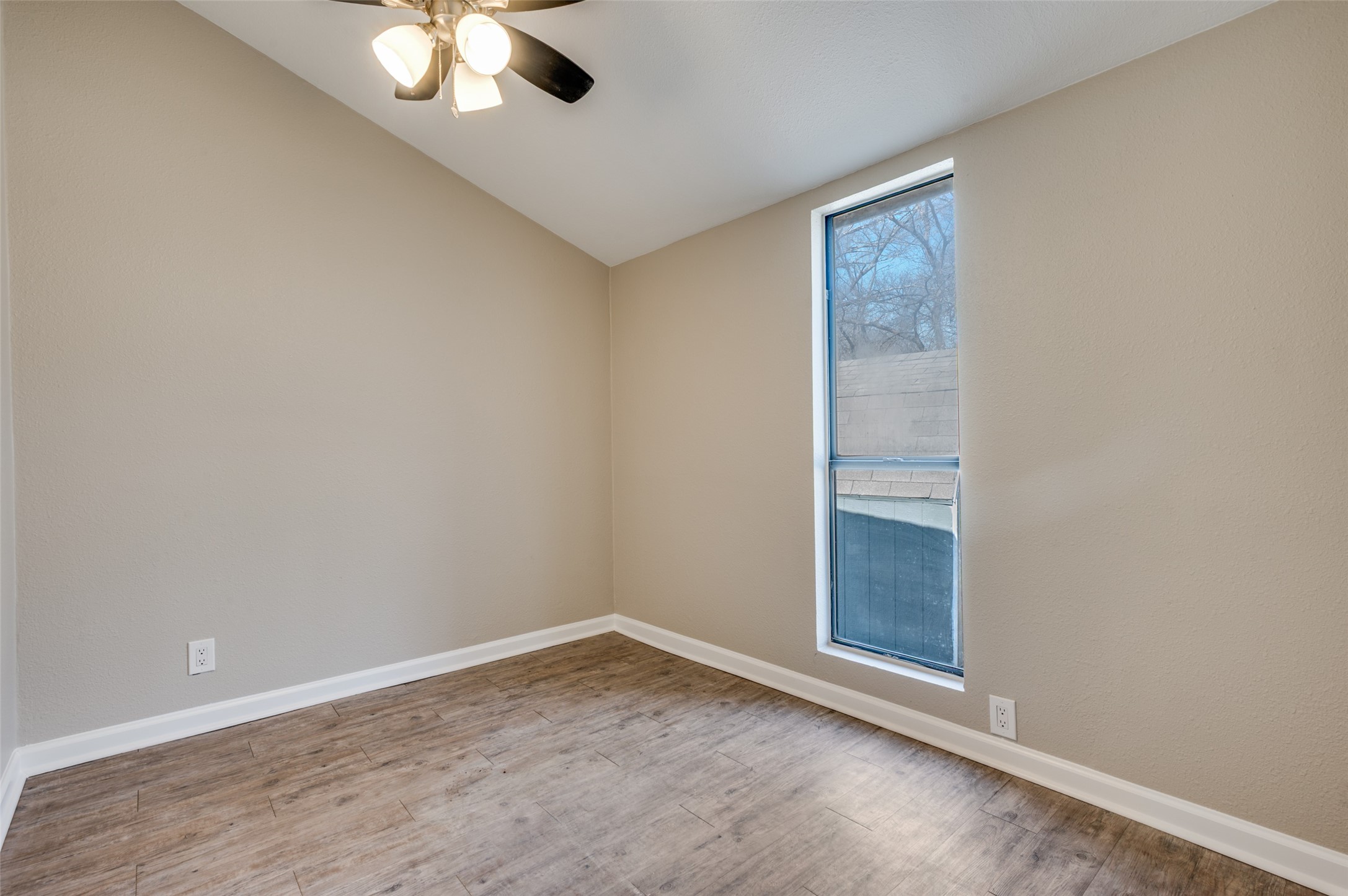 103 E 8th Street Shady Shores TX 76208