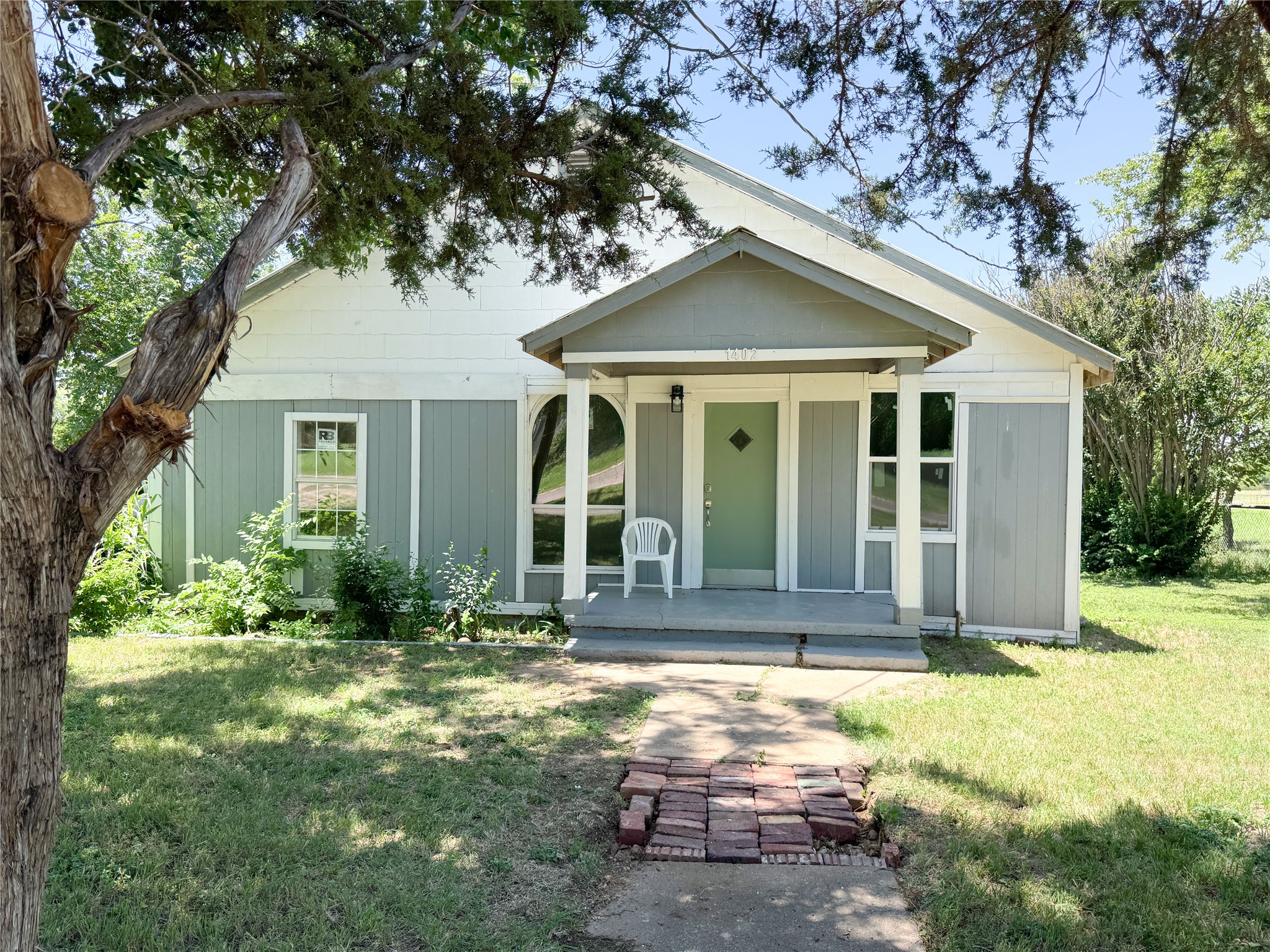 1402 Avenue A Cisco TX 76437