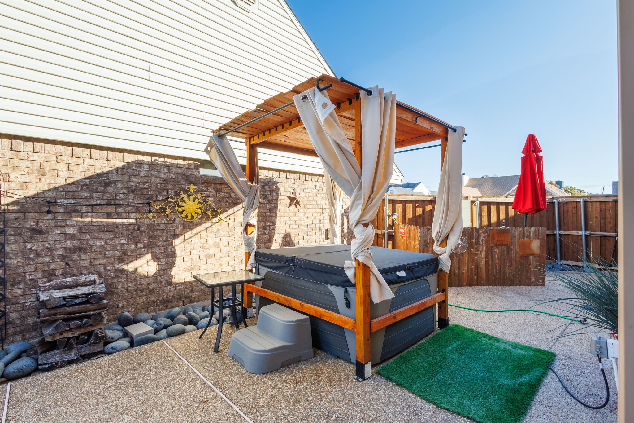 1417 Autumn Chase Square Bedford TX 76022