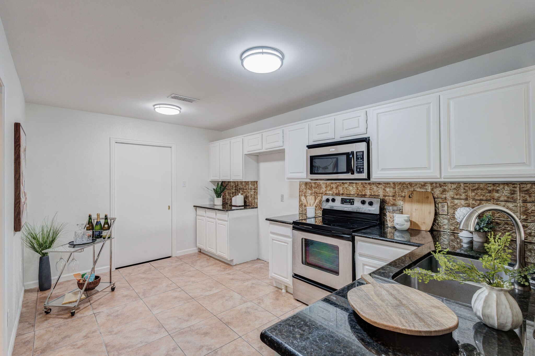 1417 Autumn Chase Square Bedford TX 76022