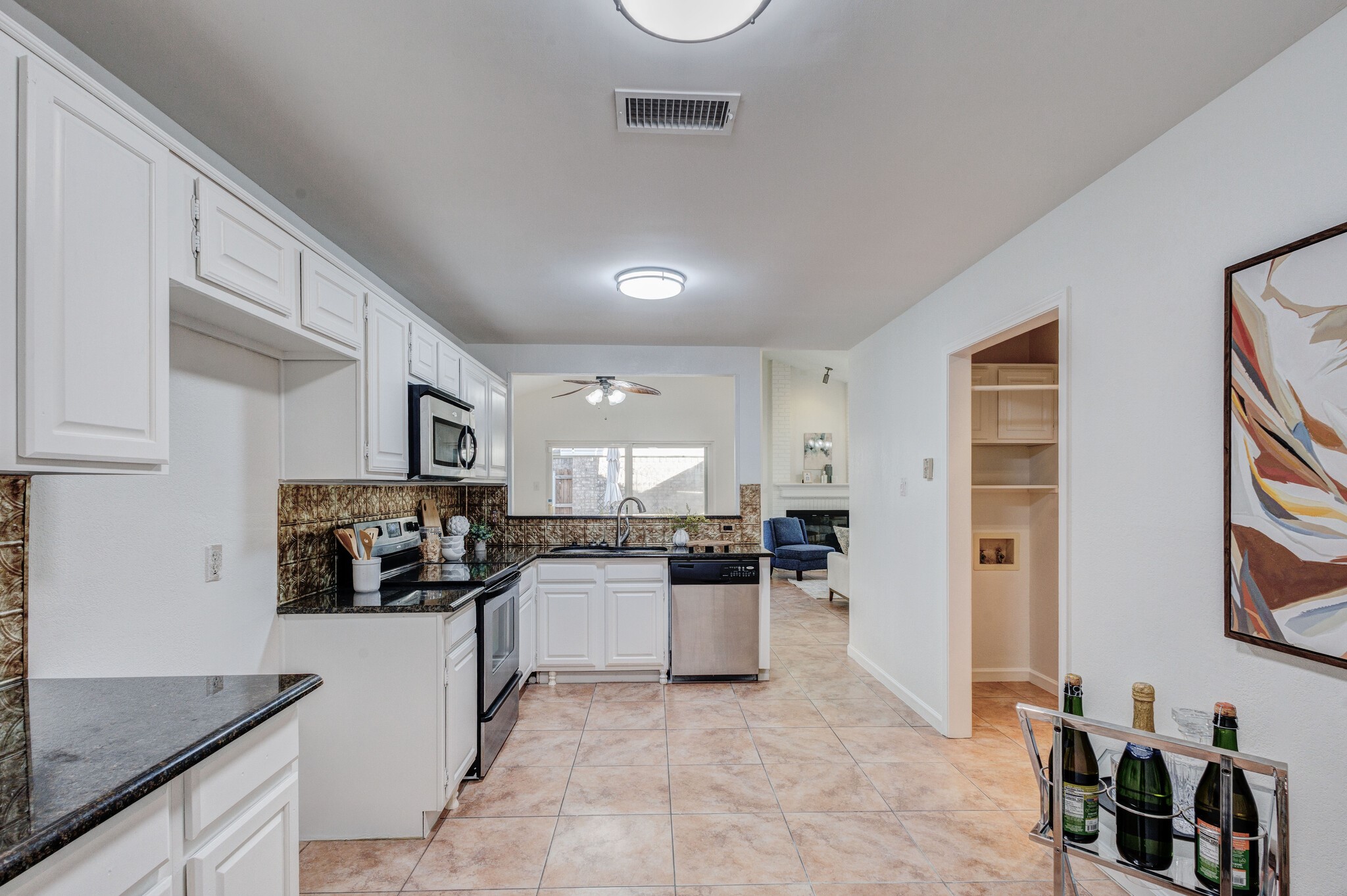 1417 Autumn Chase Square Bedford TX 76022