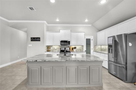 1904 Town Creek Circle Weatherford TX 76086