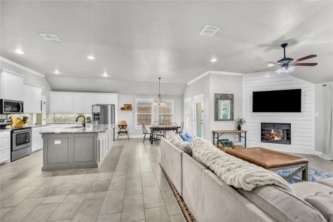 1904 Town Creek Circle Weatherford TX 76086