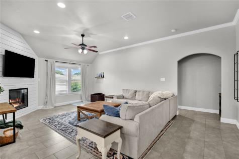 1904 Town Creek Circle Weatherford TX 76086