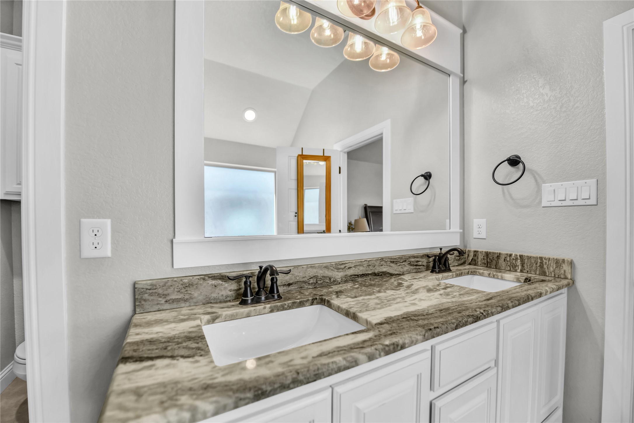 1904 Town Creek Circle Weatherford TX 76086