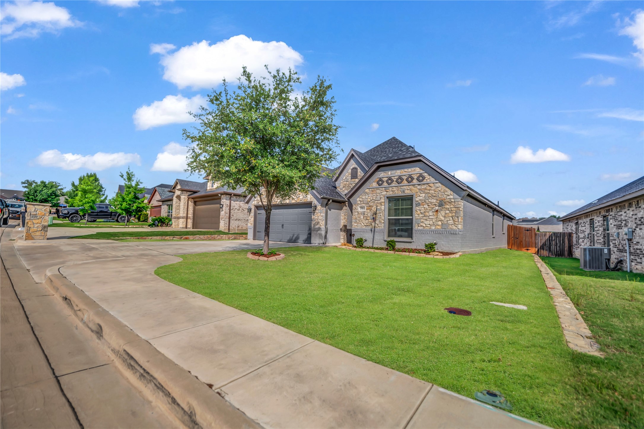 1904 Town Creek Circle Weatherford TX 76086