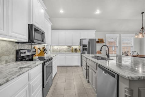 1904 Town Creek Circle Weatherford TX 76086