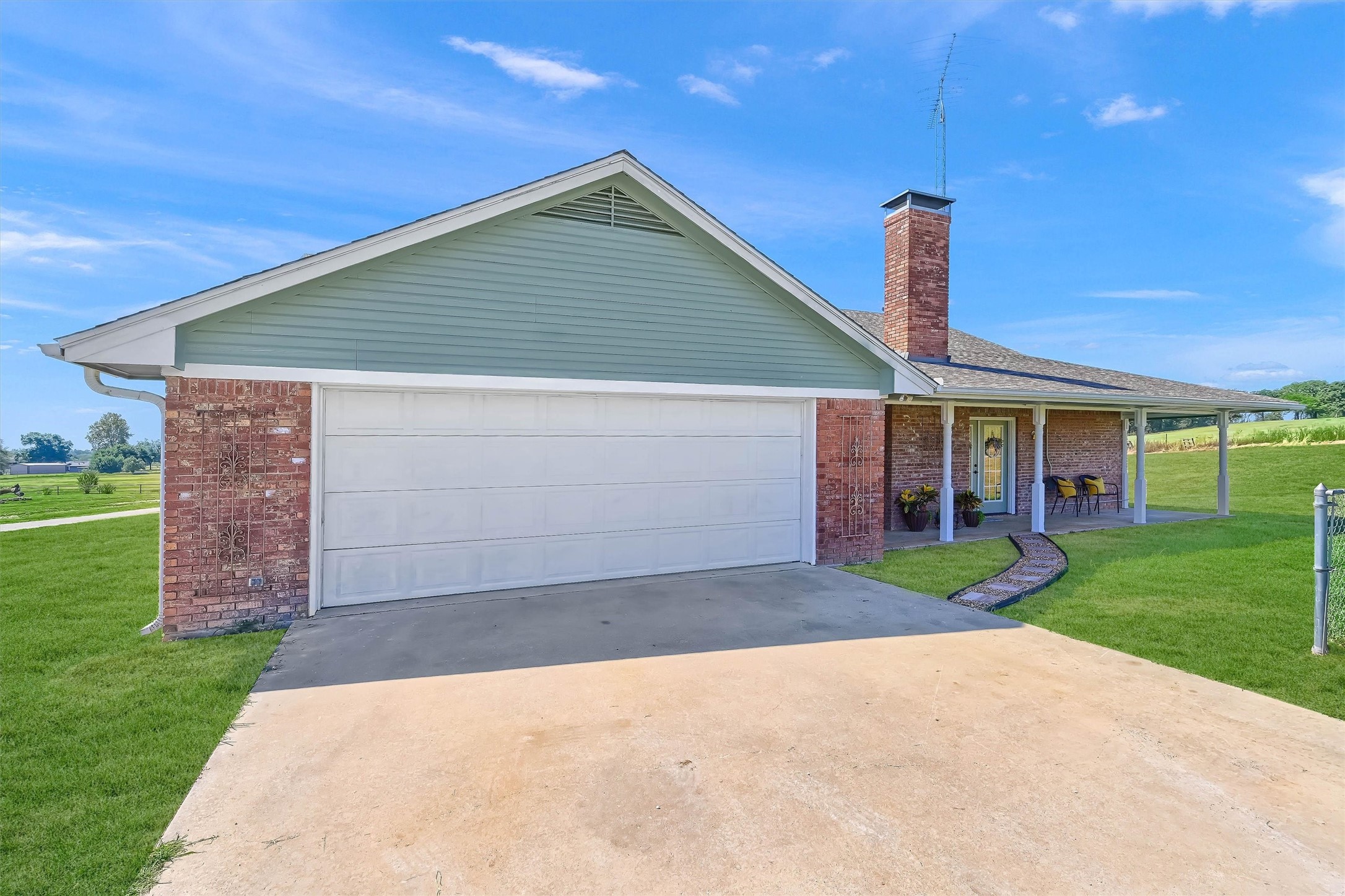 1327 Richerson Road Denison TX 75021