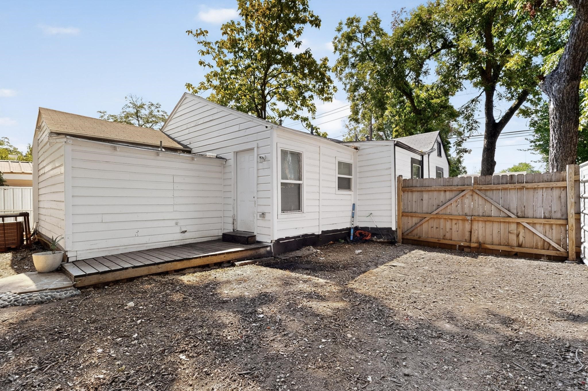 4408 Lawnview Avenue Dallas TX 75227