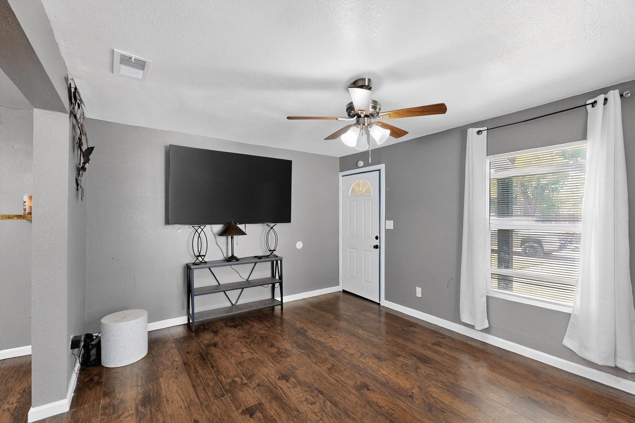 4408 Lawnview Avenue Dallas TX 75227