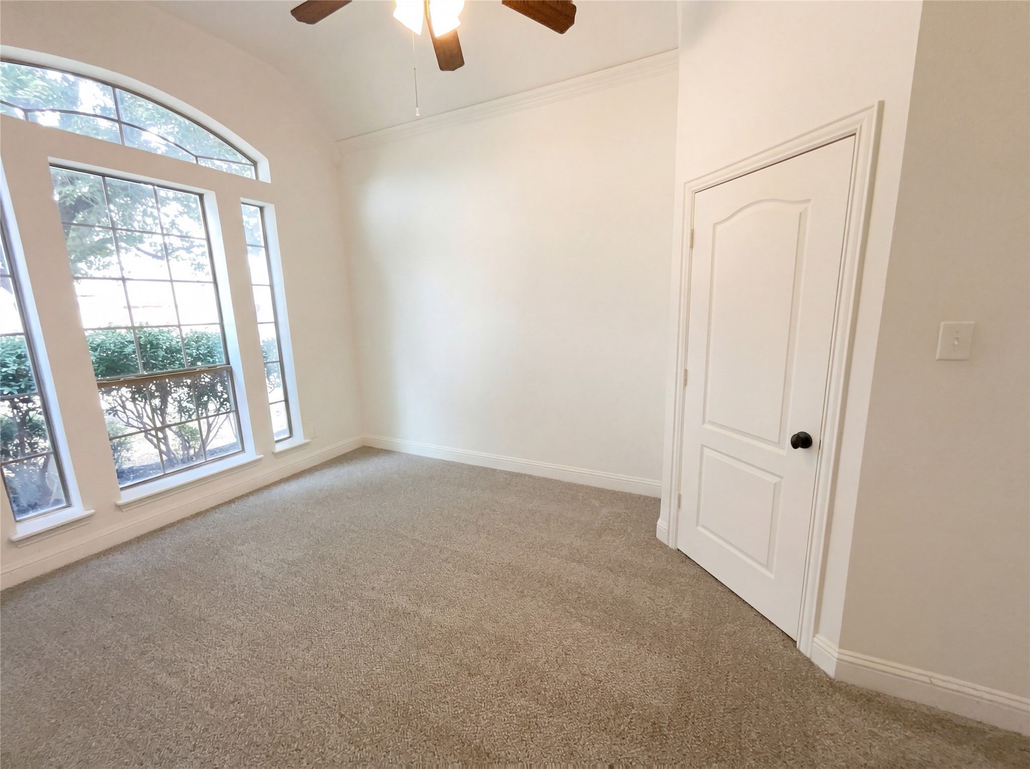 1817 Colorado Court Burleson TX 76028