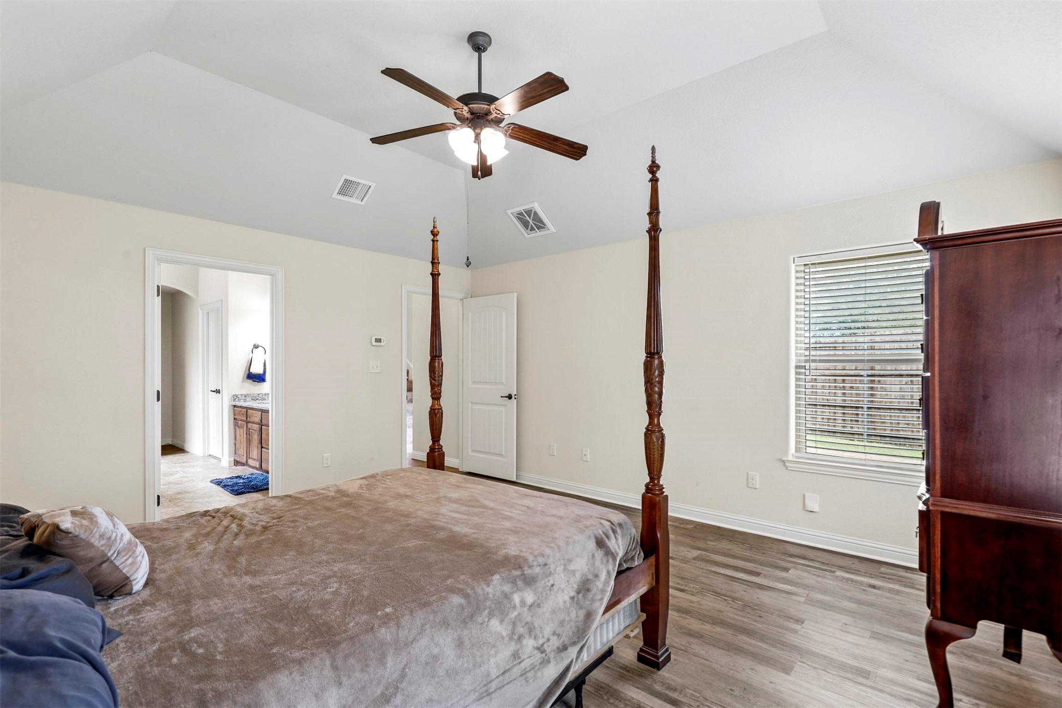 210 Donna Circle Granbury TX 76049