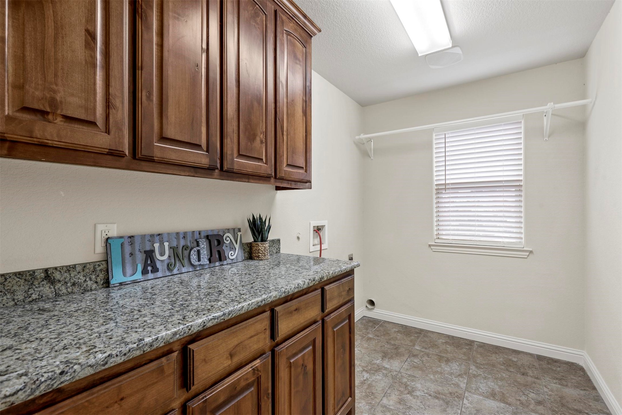 210 Donna Circle Granbury TX 76049