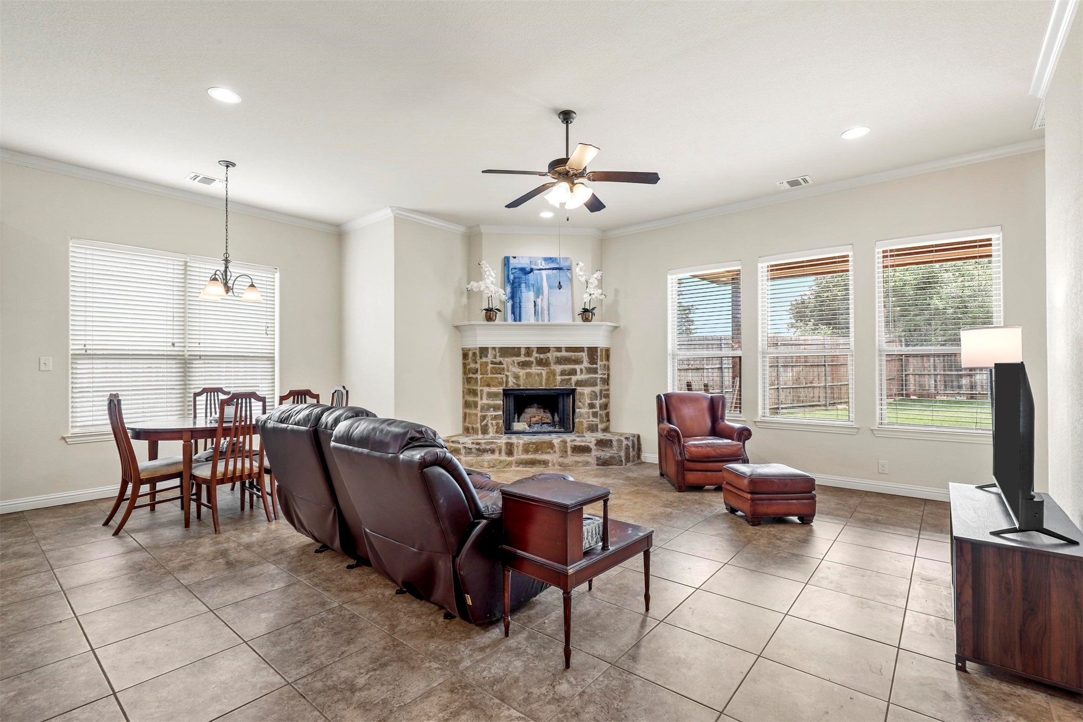 210 Donna Circle Granbury TX 76049