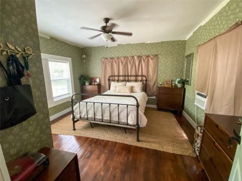 229 S Wilson Street Burleson TX 76028