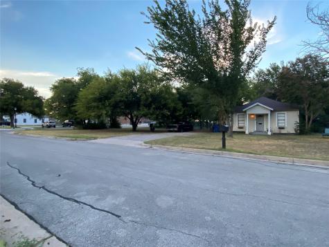 229 S Wilson Street Burleson TX 76028