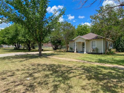 229 S Wilson Street Burleson TX 76028