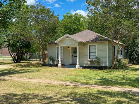 229 S Wilson Street Burleson TX 76028