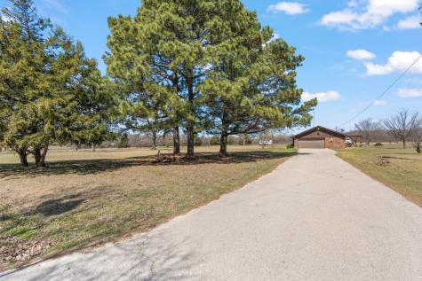 1133 County Road 426 Cleburne TX 76031