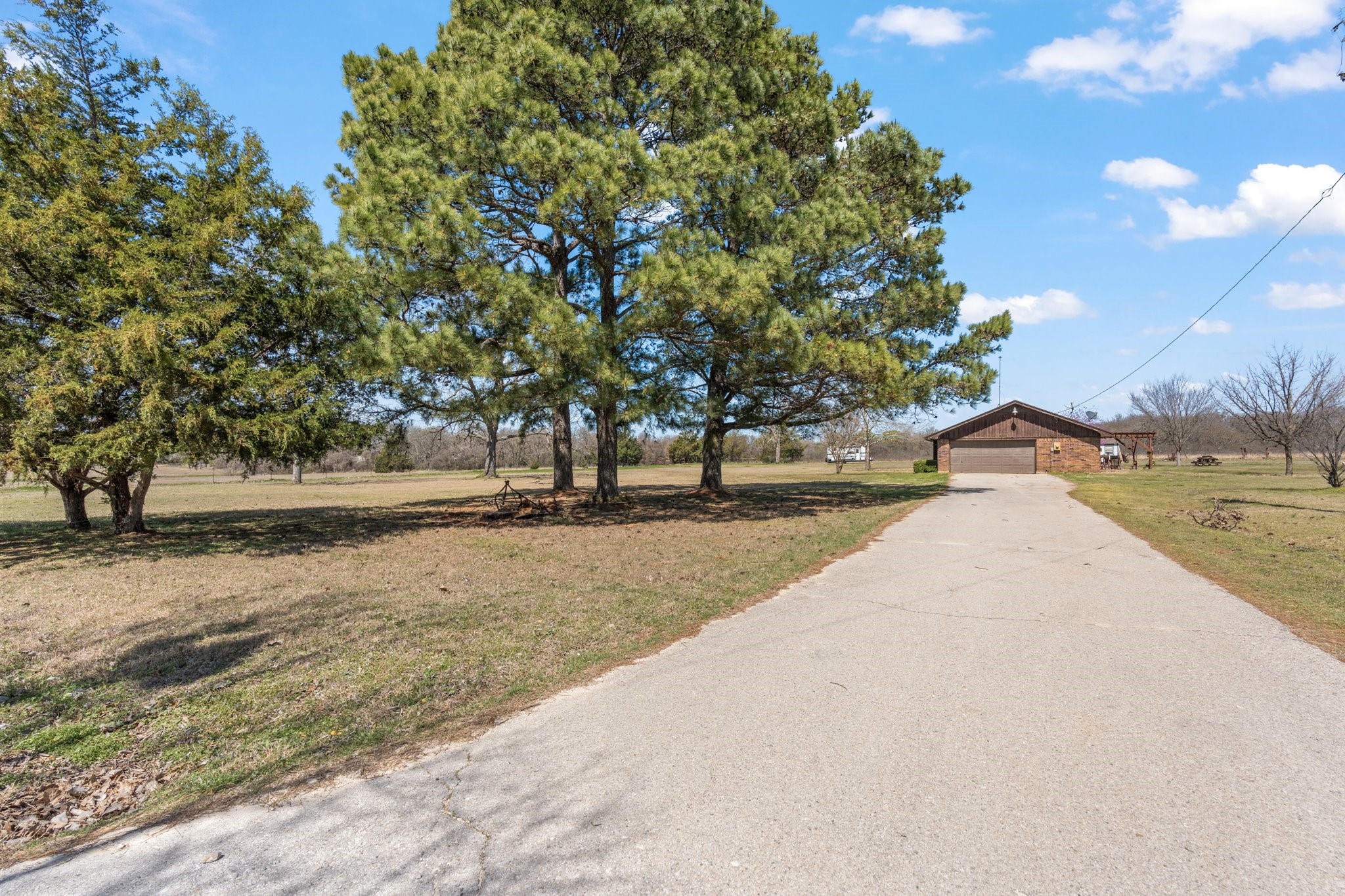 1133 County Road 426 Cleburne TX 76031