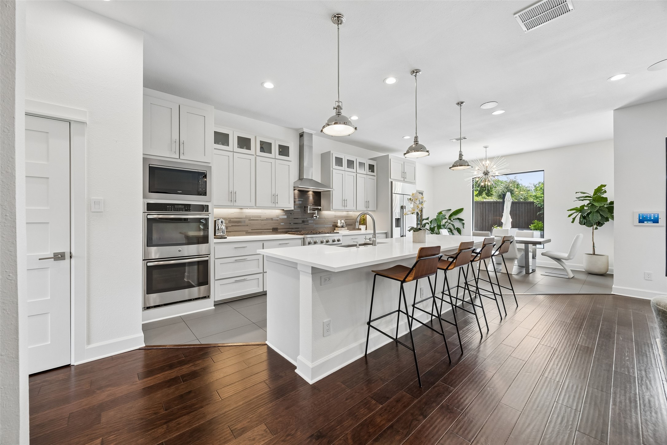 6610 Southpoint Drive Dallas TX 75248