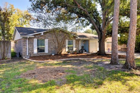 1127 Barbara Drive Benbrook TX 76126