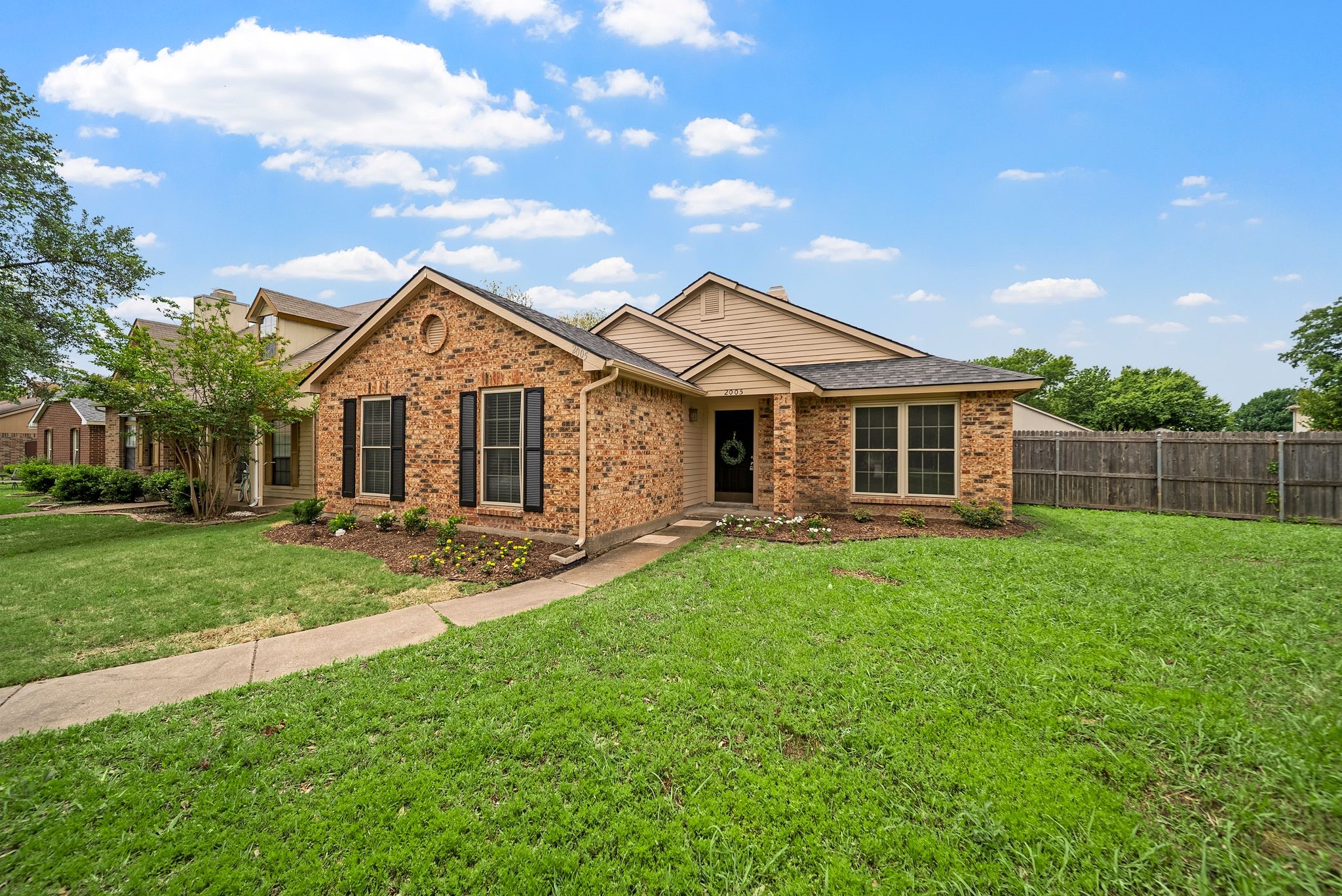 2005 Valley Oak Court Garland TX 75040