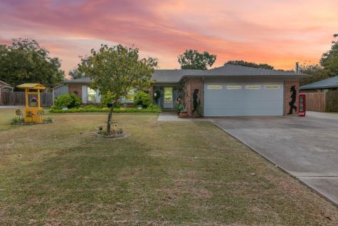 1307 Bradley Court Cleburne TX 76033