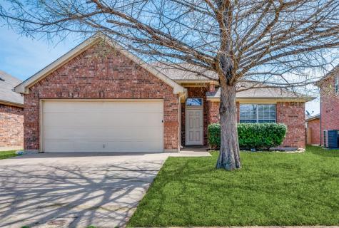 533 Creekbend Street Crowley TX 76036