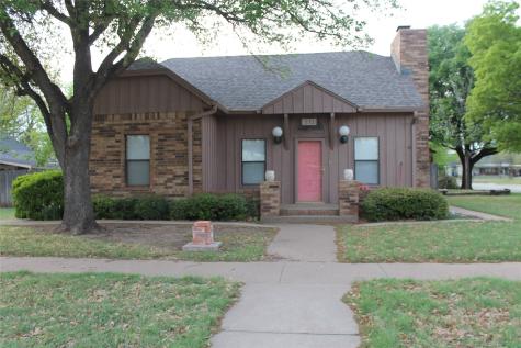 132 N Jacobs Street Albany TX 76430