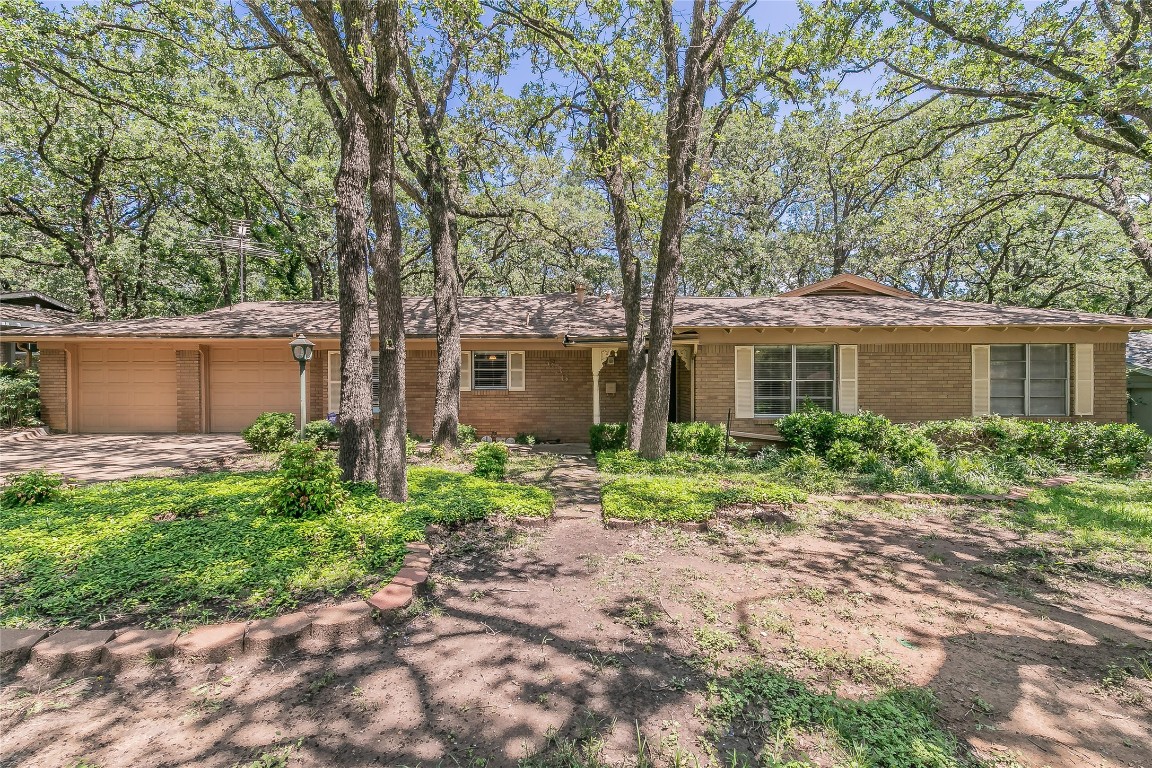 636 Ponderosa Drive Hurst TX 76053