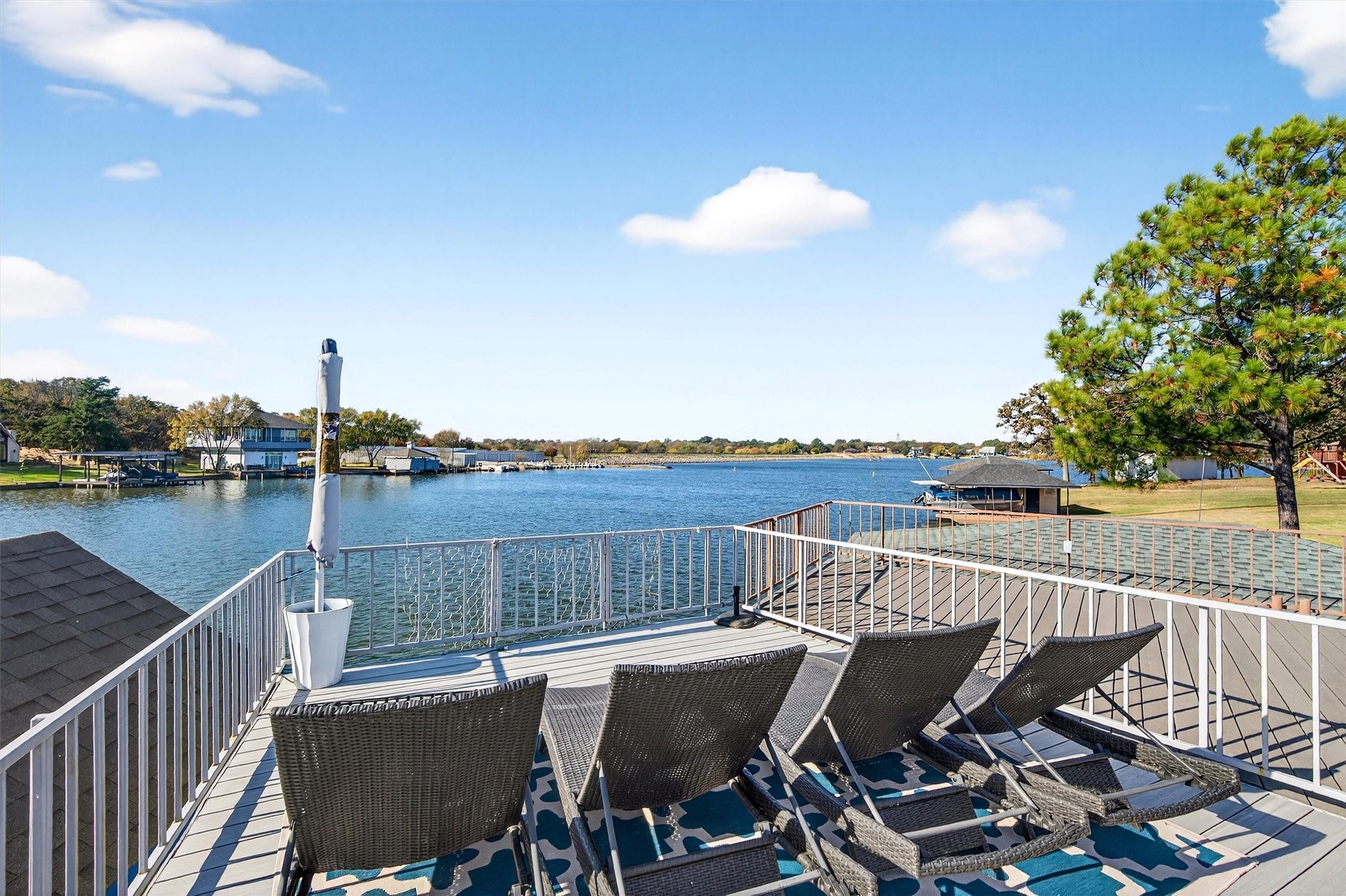 100 Mohawk Cove Lake Kiowa TX 76240