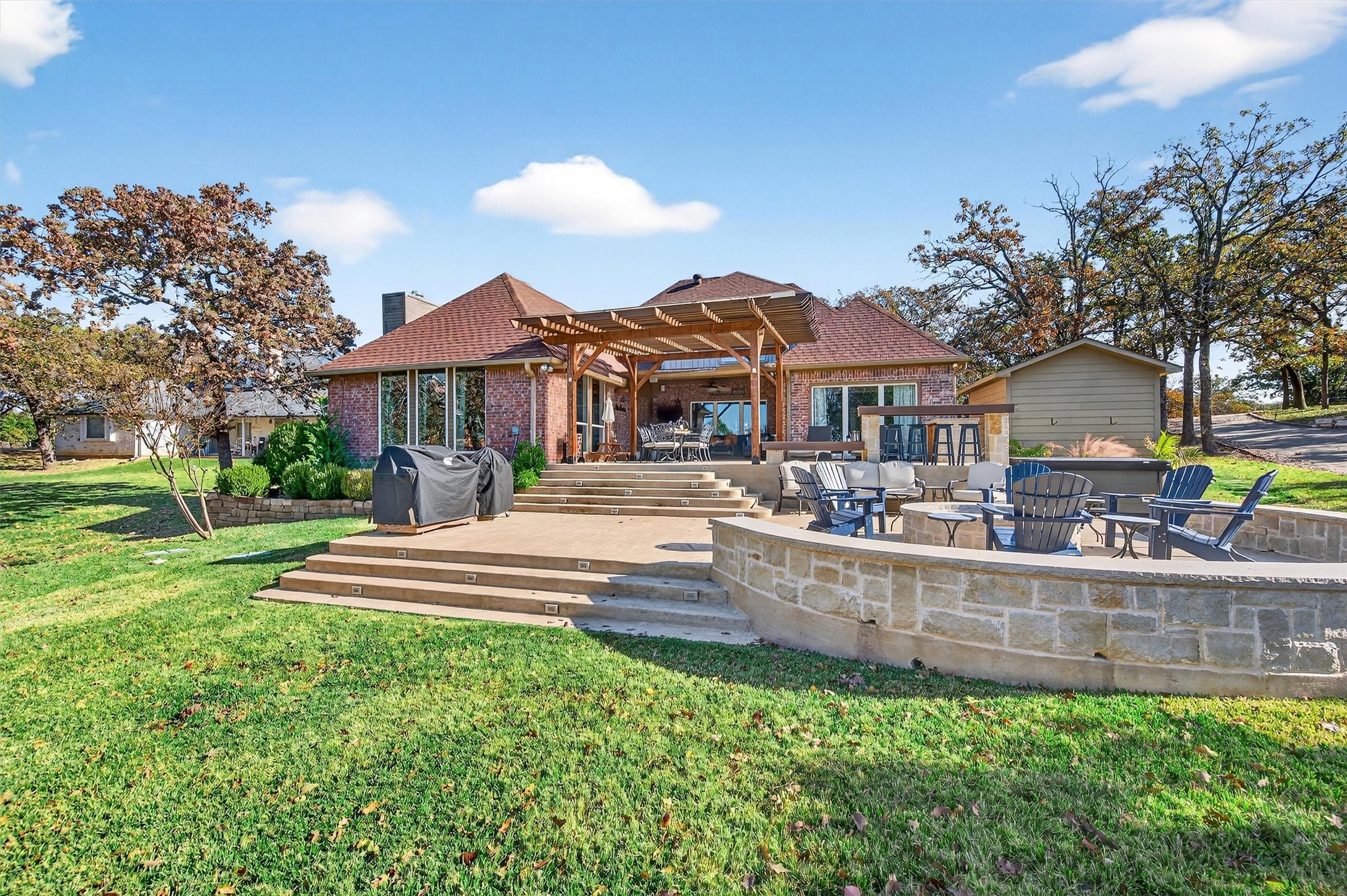100 Mohawk Cove Lake Kiowa TX 76240