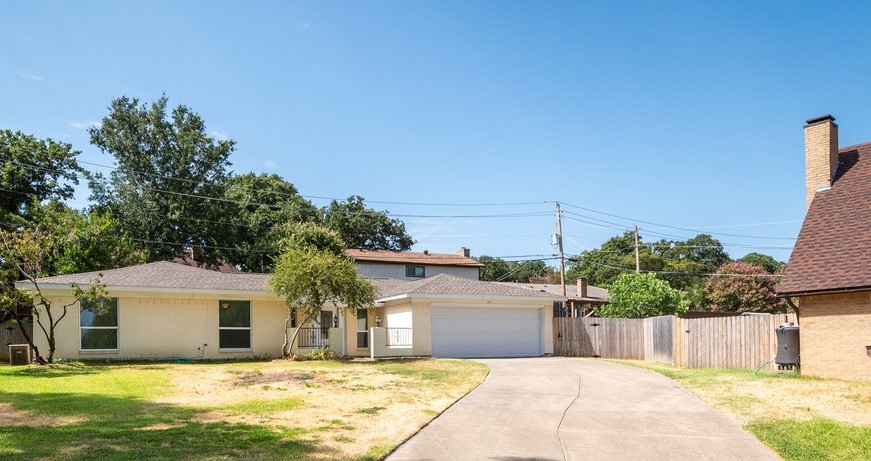 800 Charter Oak Court Arlington TX 76012