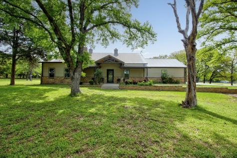 1024 Jordan Creek Road Collinsville TX 76233