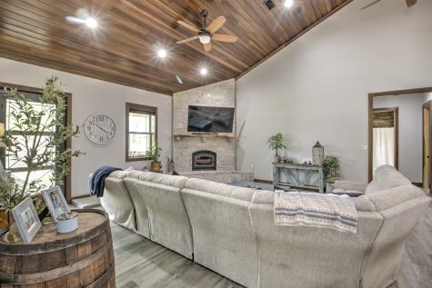 1024 Jordan Creek Road Collinsville TX 76233