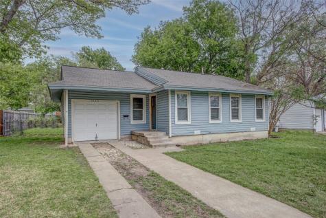 5025 Roanoke Street Fort Worth TX 76116
