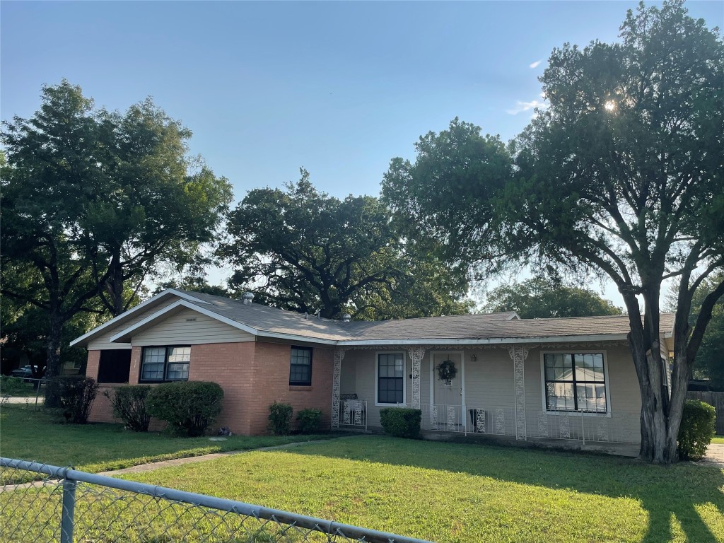 908 13th Street Bridgeport TX 76426