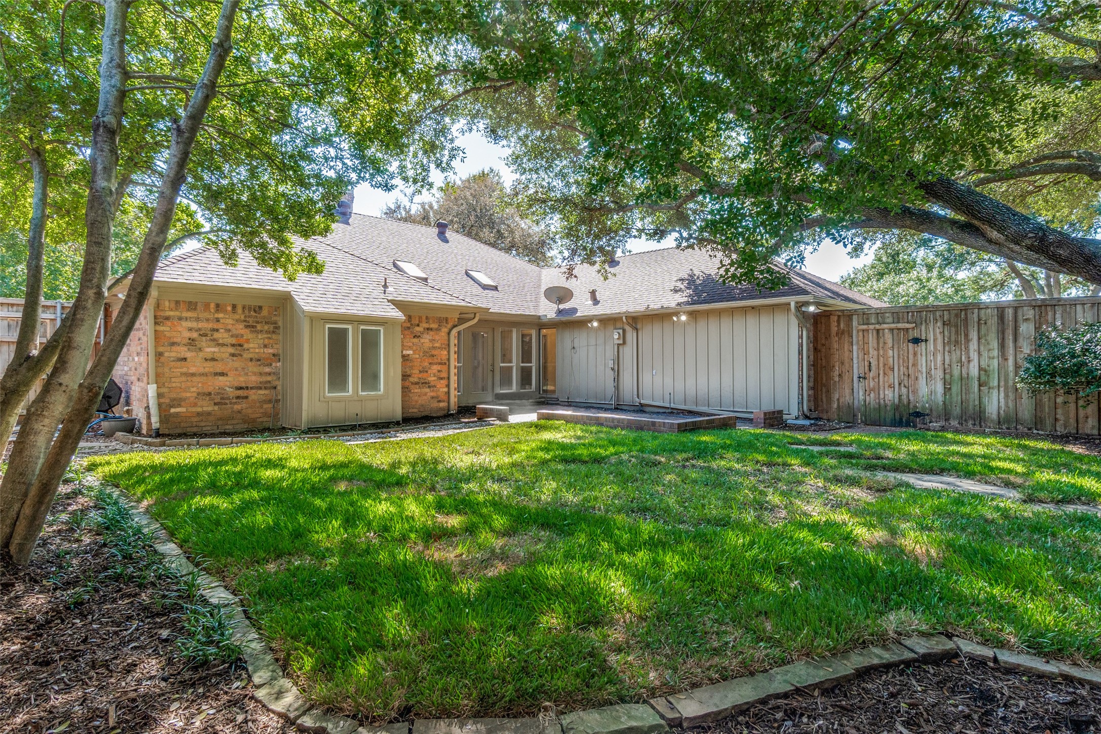 7301 Hundley Boulevard Dallas TX 75231