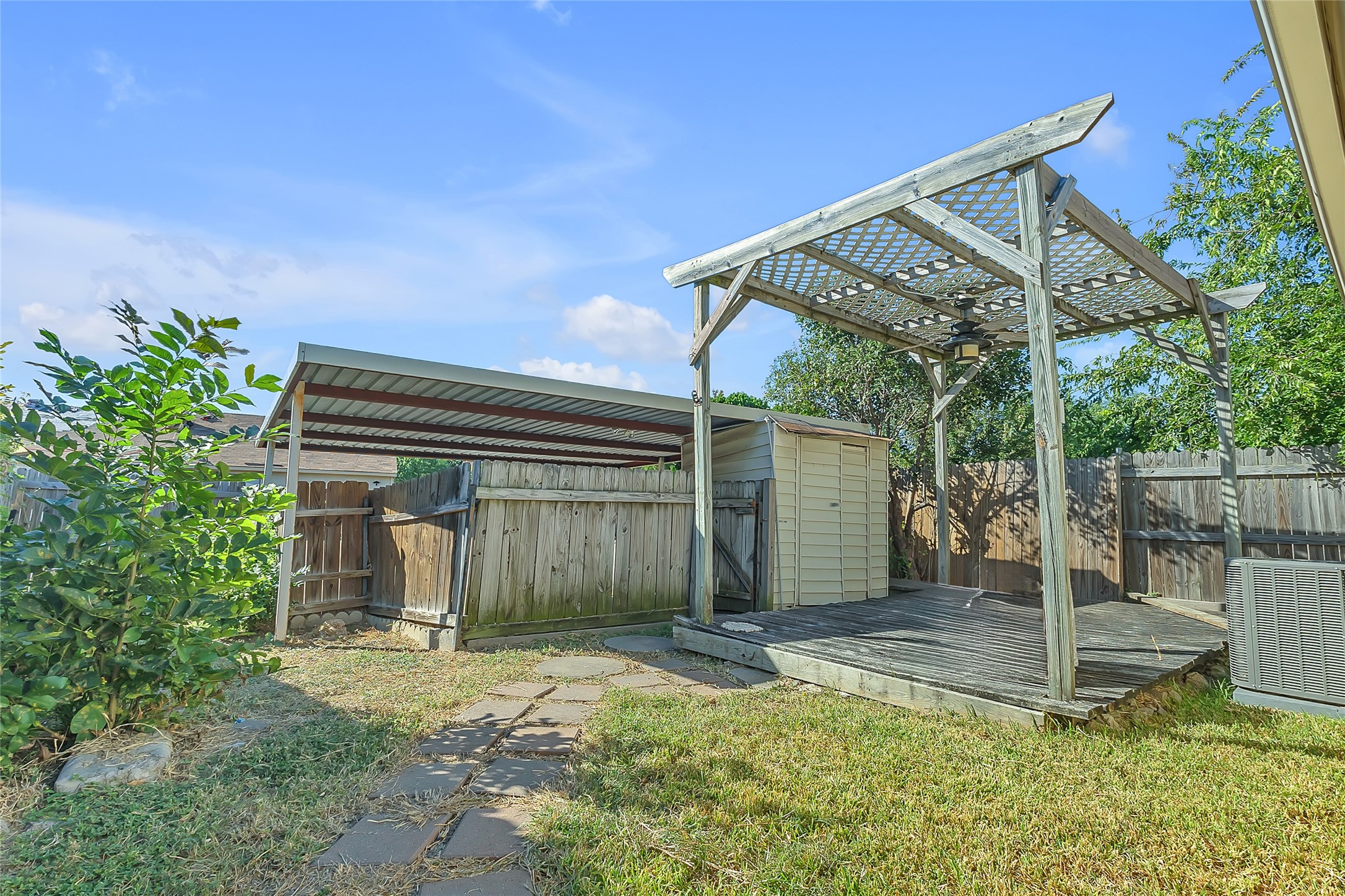 2440 Sunflower Drive Arlington TX 76014