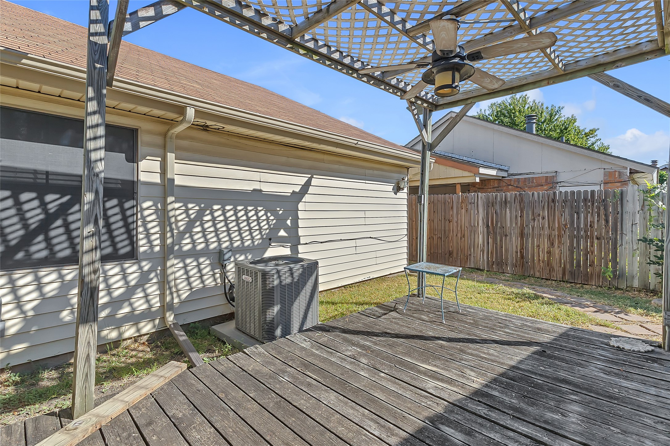 2440 Sunflower Drive Arlington TX 76014