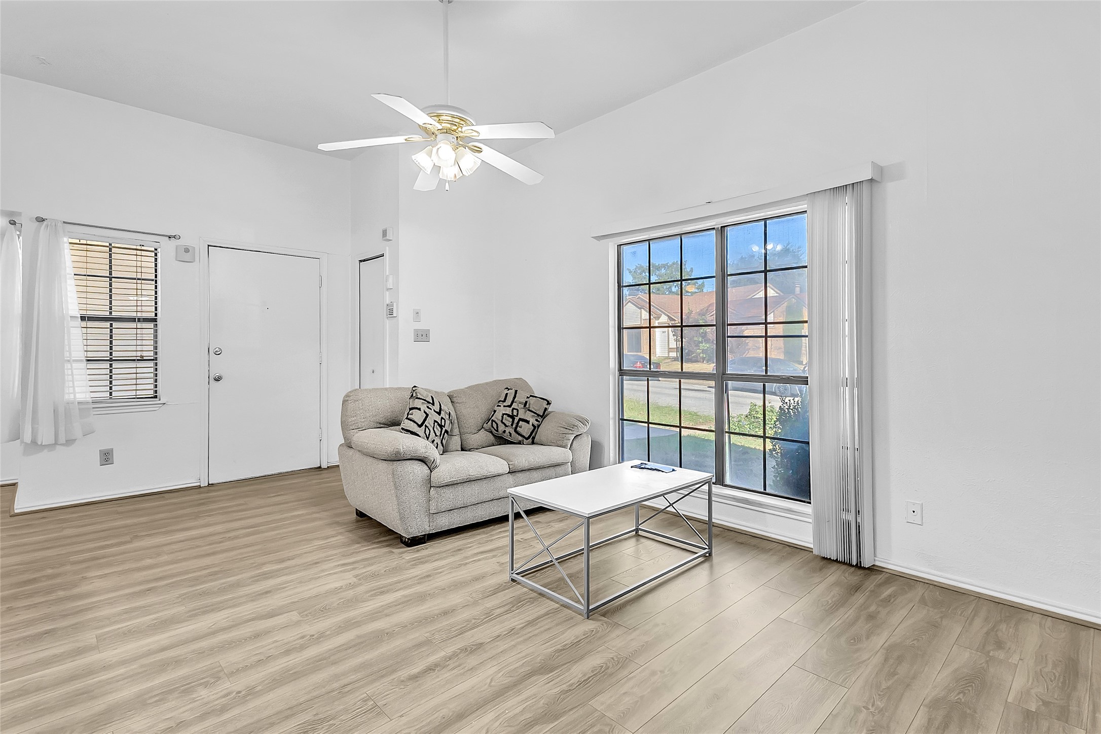 2440 Sunflower Drive Arlington TX 76014