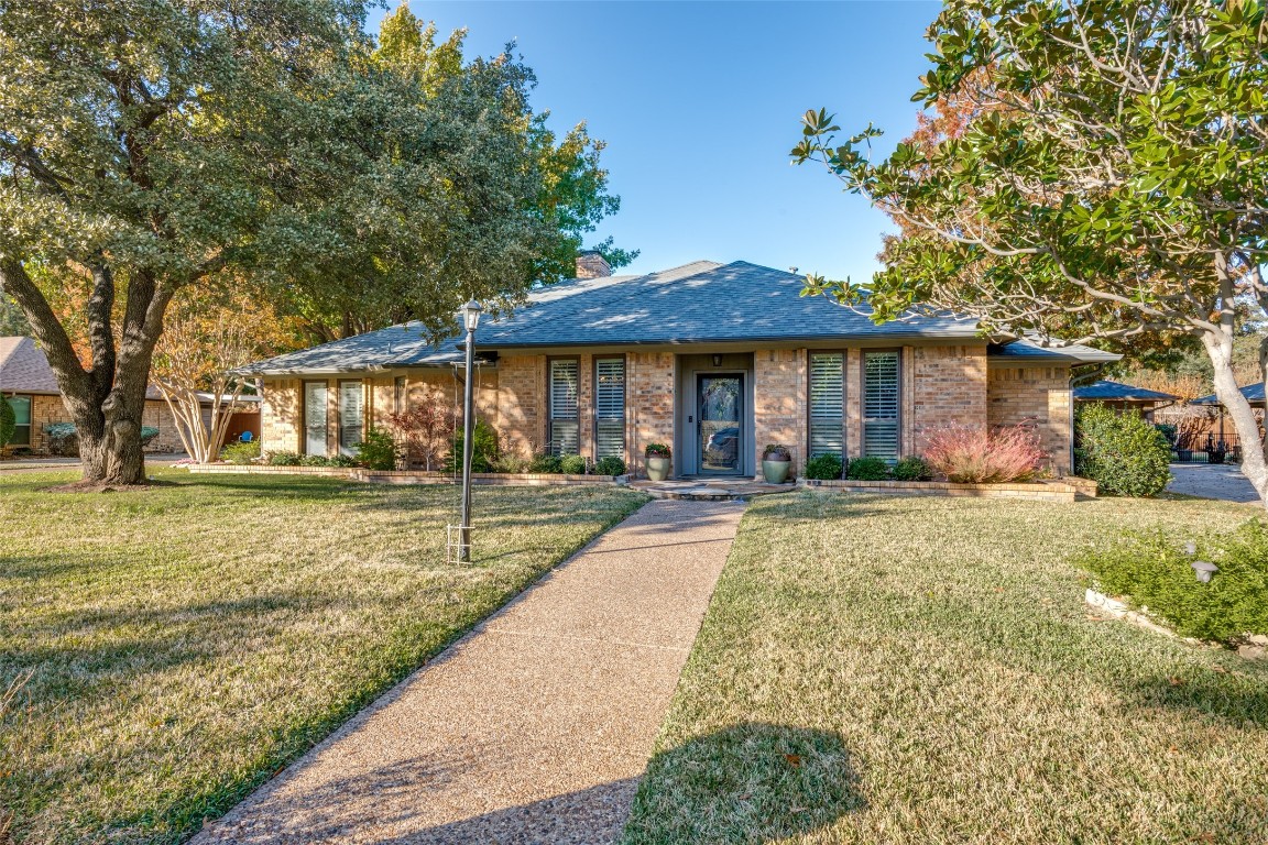 1218 Chelsea Street Grapevine TX 76051