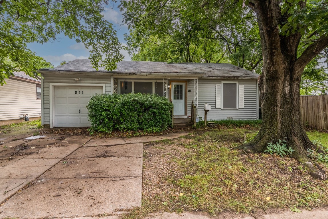 411 W Taylor Street Sherman TX 75092