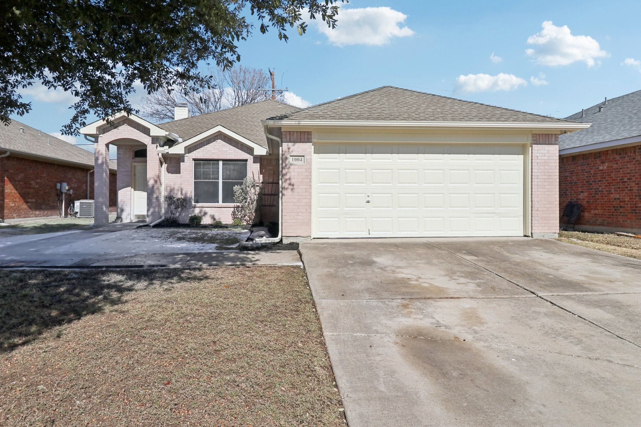 1004 Caliente Drive Grand Prairie TX 75051