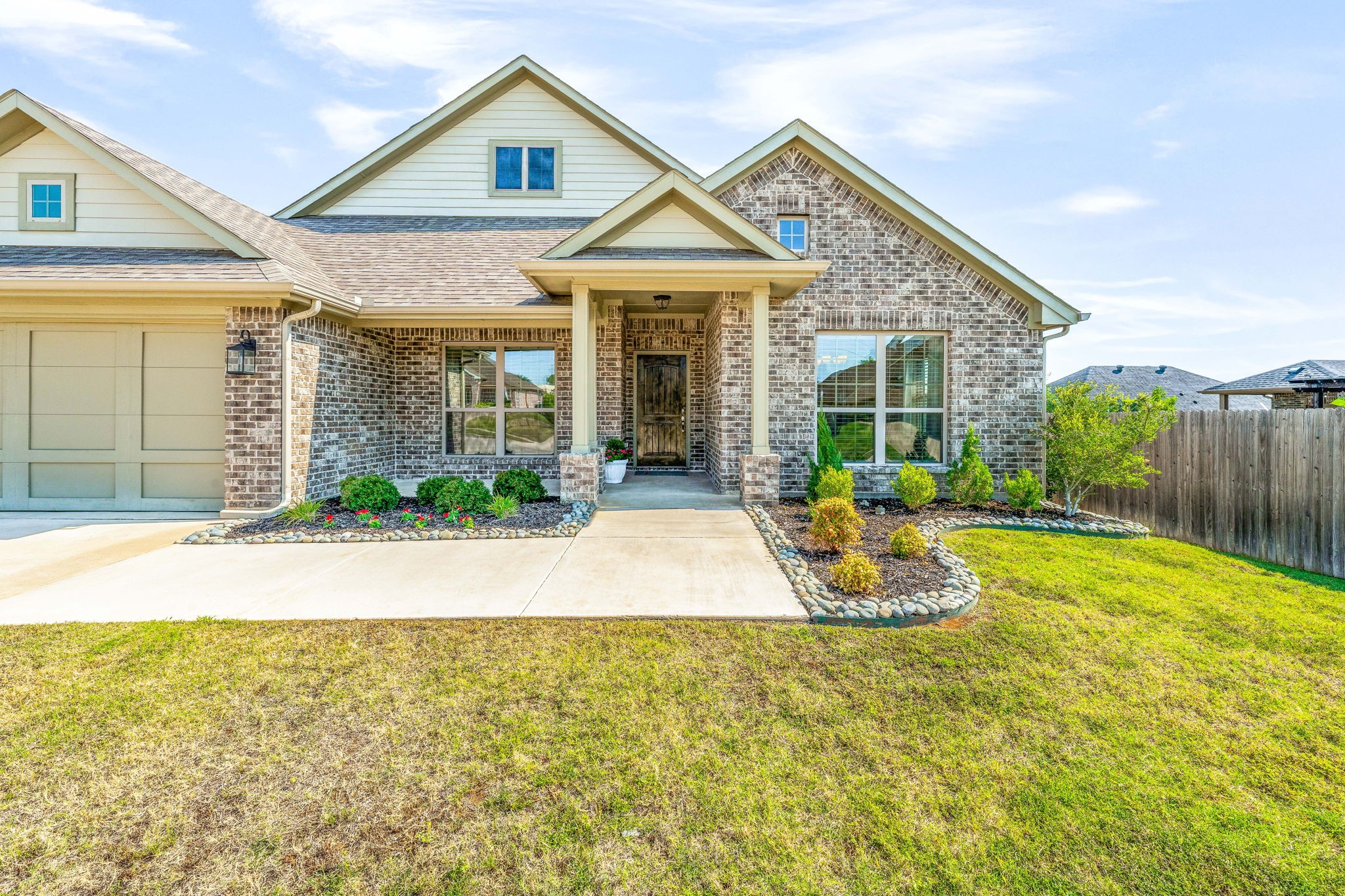 1057 Oak Knoll Drive Burleson TX 76028