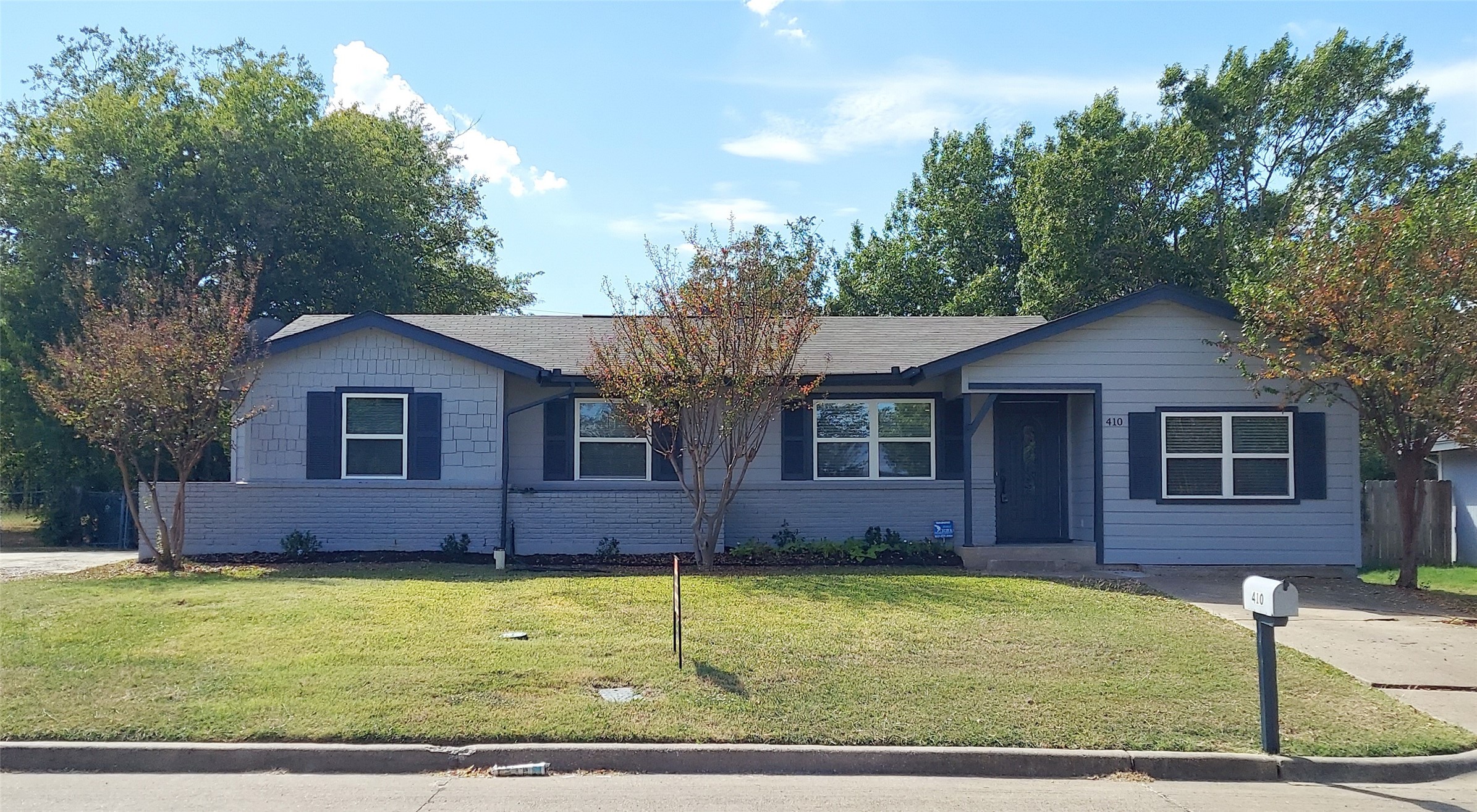 410 Hillcrest Street Mansfield TX 76063